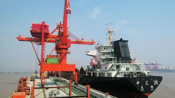 大型橋式抓斗卸船機(jī)